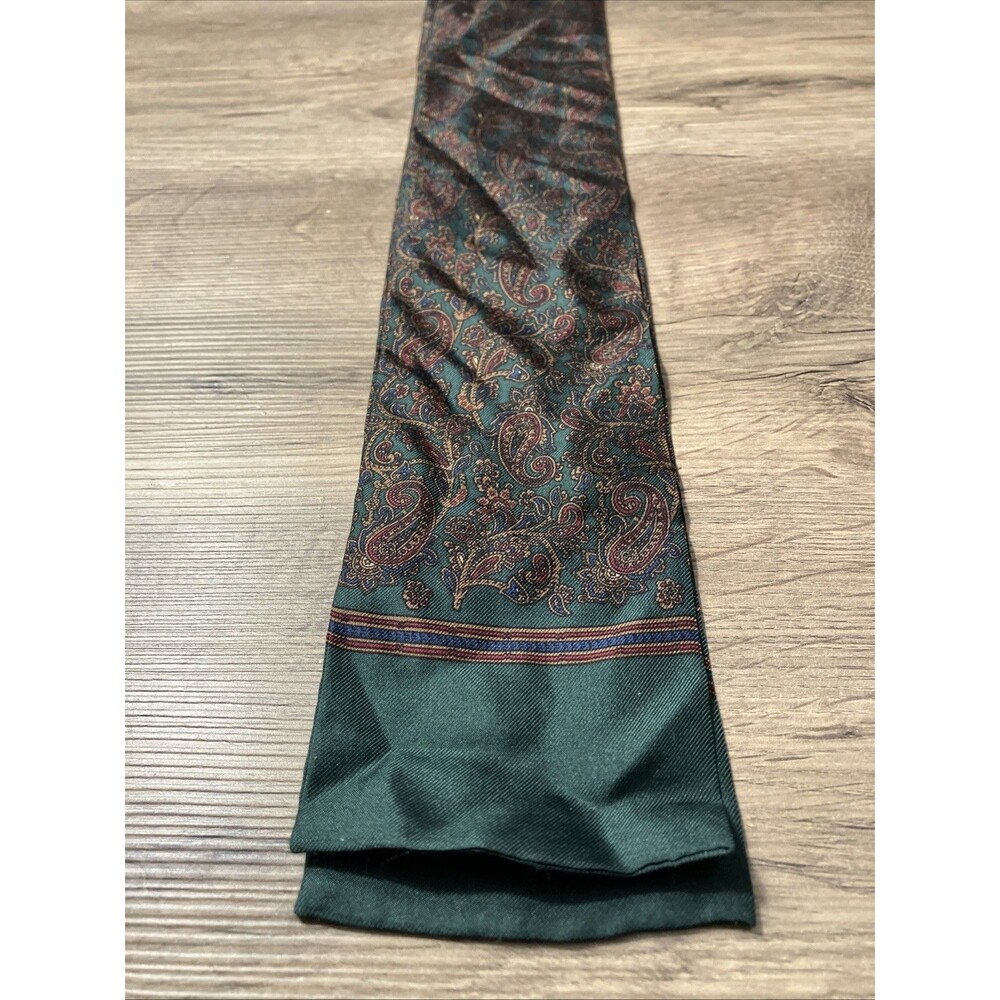 Ginnie Johansen All Silk Skinny Scarf  1988- Green Paisley Excellent
